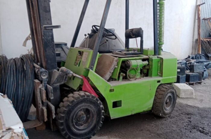 Montacargas Clark 2T